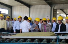 白銀市市委書記蘇君率團觀摩景泰金龍化工建材有限公司