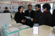 白銀市市長張旭晨、景泰縣縣委書記李作璧、縣長張文玲等一行領導對金龍建材視察指導工作