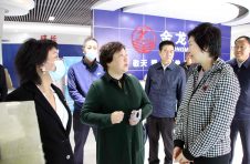 甘肅省委組織部副部長、人力資源和社會保障廳黨組書記、廳長周麗寧、白銀市副市長賈汝昌、景泰縣縣長張文玲等一行領導對金龍公司、諾克公司 視察指導工作